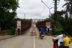 Motorcycles_Laos_Nikola-Medimorec